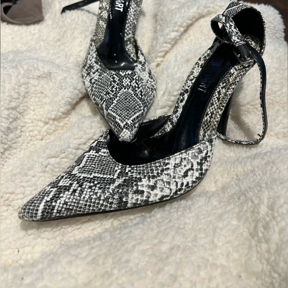 Collin Stuart snake skin super sexy pump - Picture 2 of 4